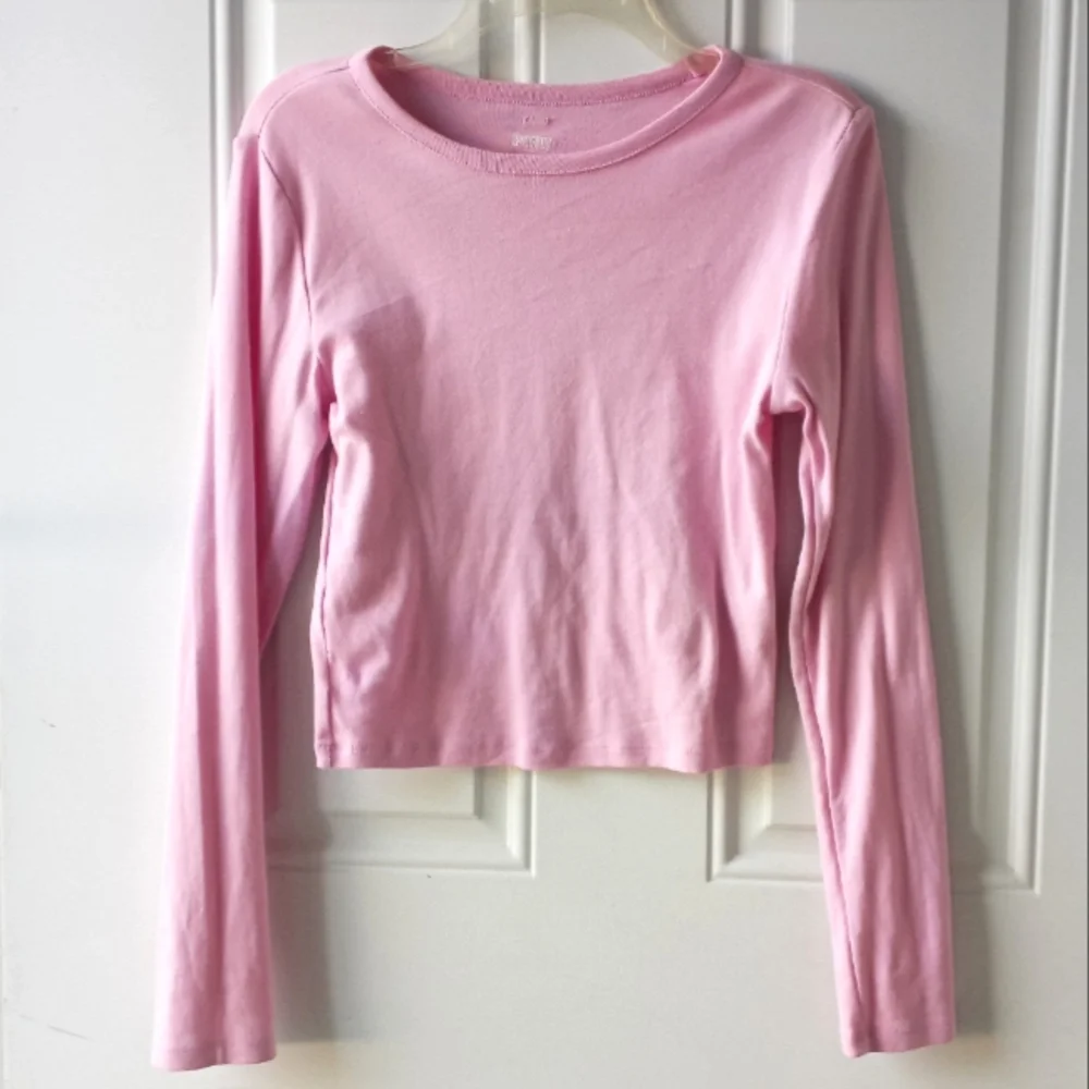 💕🩷PINK Victoria secret crop top💕🩷 - Picture 2 of 4
